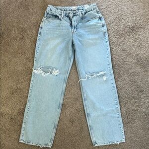 Good American Light Blue Ripped 90’s Relaxed Boyfriend Jeans